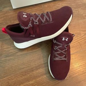 Under Armour Sneakers - breathe lace - size 8.5 - maroon